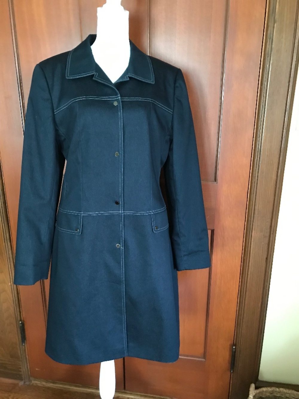 Tahari Navy Coat in Like New Condition Sz 12